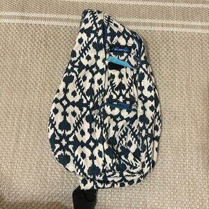 Excellent condition Kavu bag